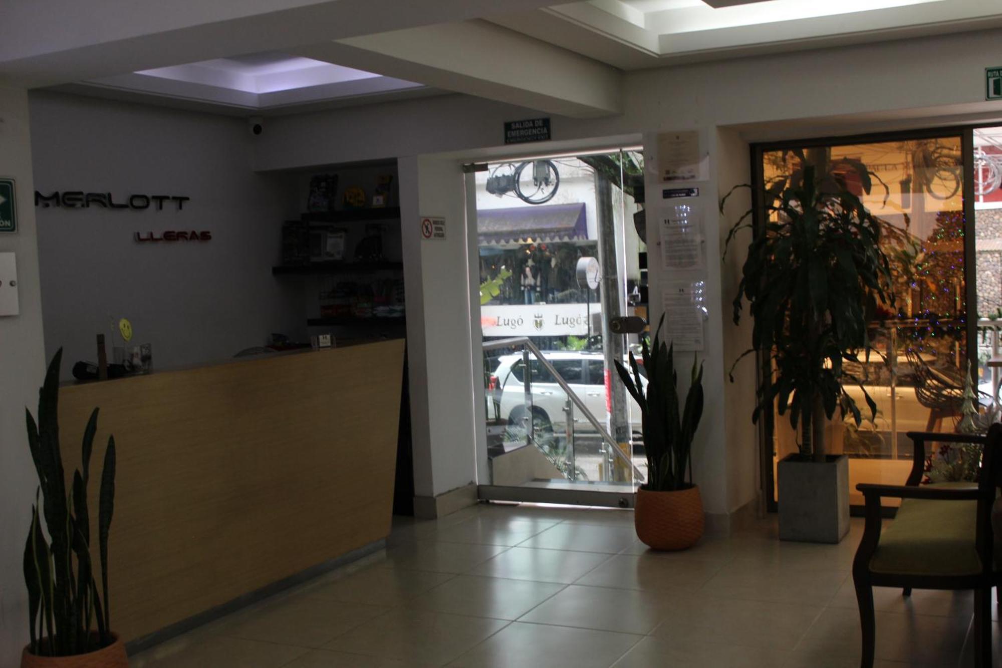 Merlott Lleras Hotel